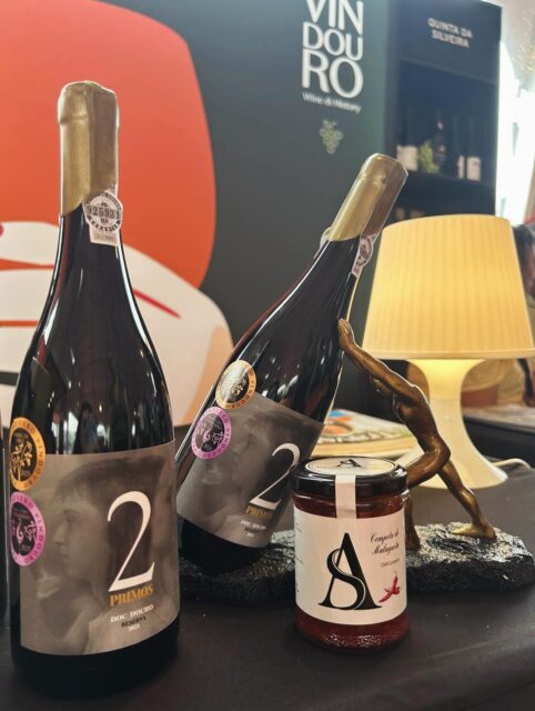 Dizem que os opostos se atraem 
Não são opostos, mas atraíram-se 😉
@rh_vinhos