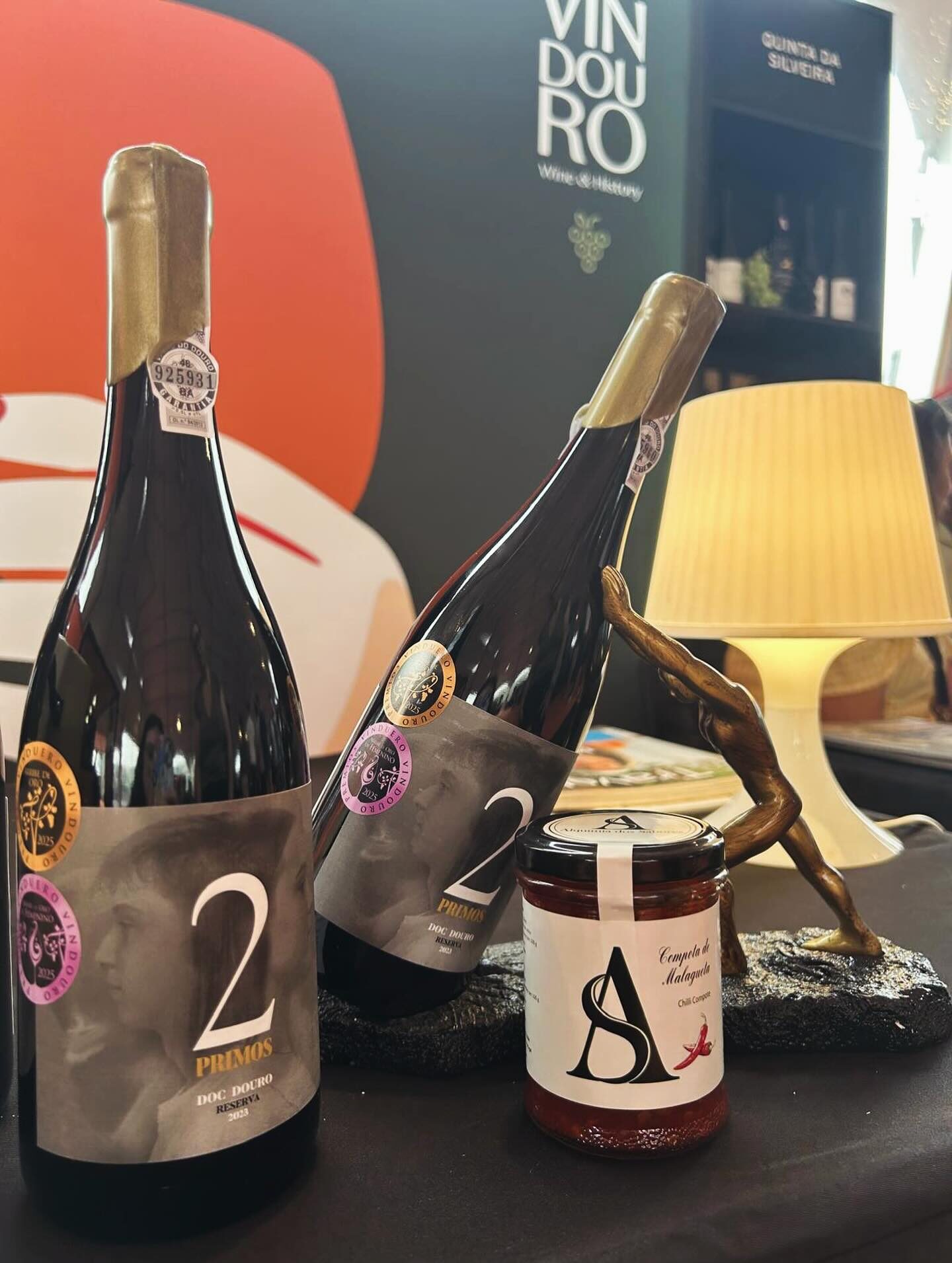 Dizem que os opostos se atraem 
Não são opostos, mas atraíram-se 😉
@rh_vinhos